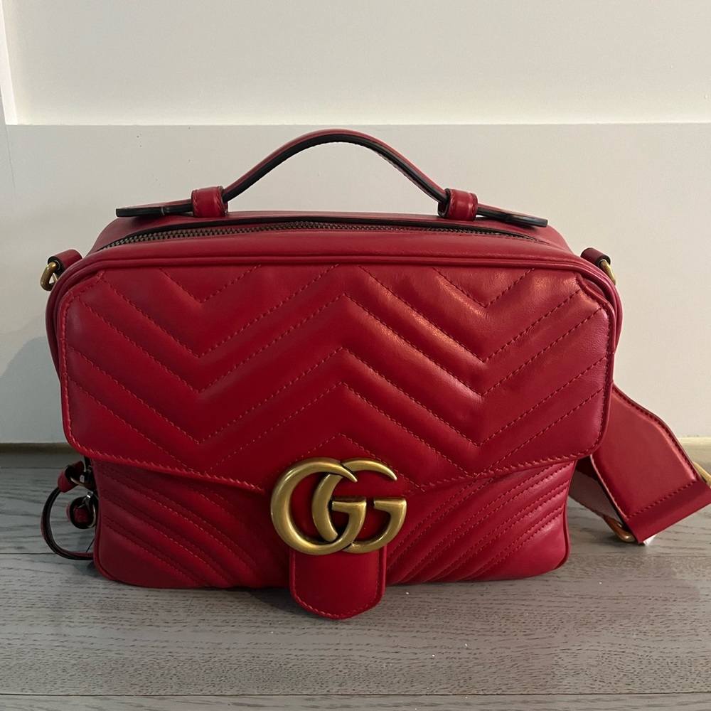 A95- Gucci Marmont crossbody bag